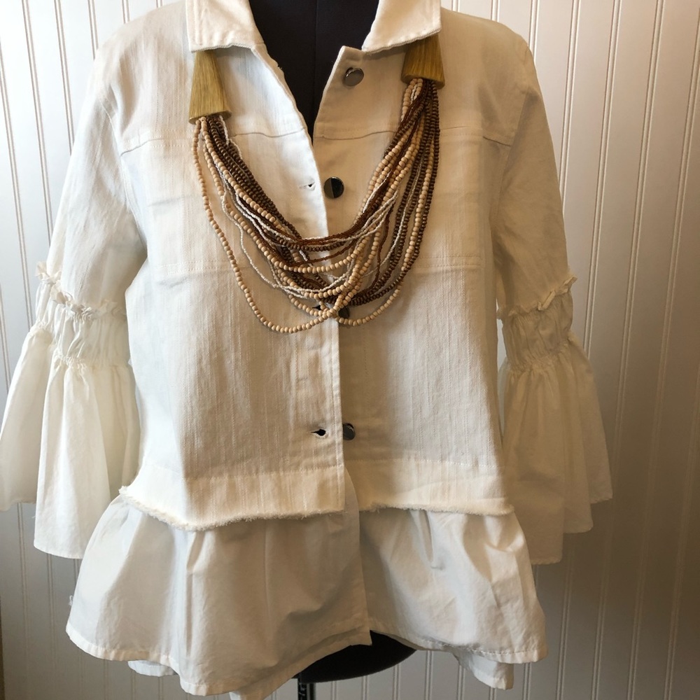 SALE🎊HP🎉White Denim Ruffle Jacket